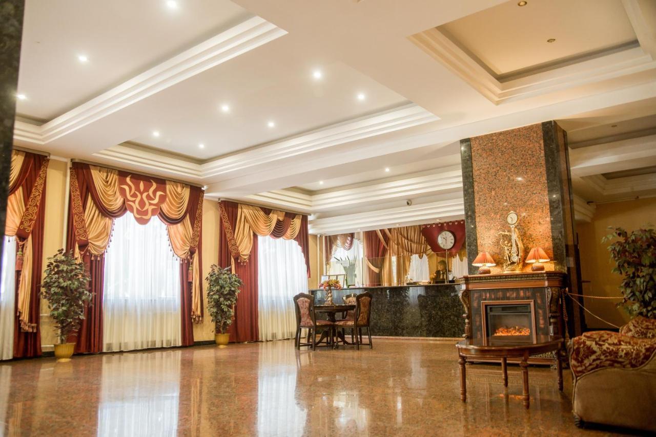 Dniprovski Zori Kremenchuk Exterior foto